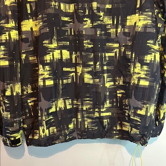 Columbia Black and Yellow Performance Jacket with Urban Flair - Picture 8 of 12